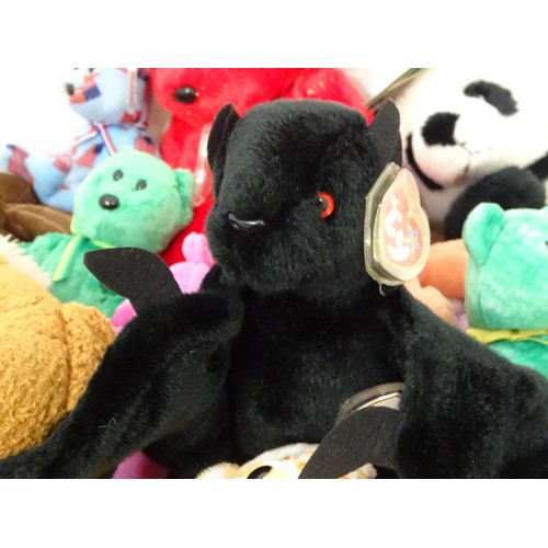 934 - Toys: A quantity of TY Beanie Babies etc. Beanie Babies to include: Valor the Eagle, Bearon the Bear... 