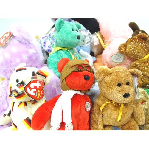 934 - Toys: A quantity of TY Beanie Babies etc. Beanie Babies to include: Valor the Eagle, Bearon the Bear... 