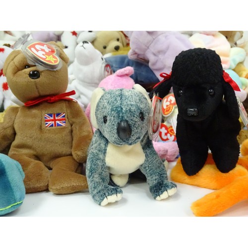 937 - Toys: A quantity of TY Beanie Babies etc. Beanie Babies to include: Flitter the Butterfly, Glow the ... 