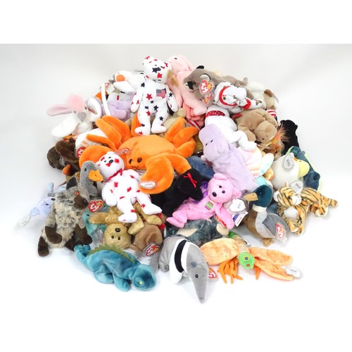 937 - Toys: A quantity of TY Beanie Babies etc. Beanie Babies to include: Flitter the Butterfly, Glow the ... 