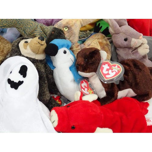 938 - Toys: A quantity of TY Beanie Babies etc. Beanie Babies to include: Slowpoke the Sloth, Scurry the B... 