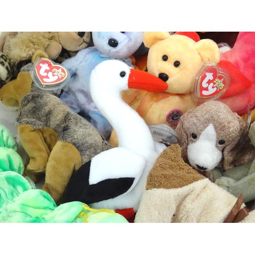 938 - Toys: A quantity of TY Beanie Babies etc. Beanie Babies to include: Slowpoke the Sloth, Scurry the B... 