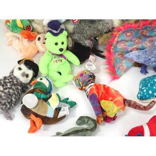 941 - A quantity of TY Beanie Babies etc. Beanie Babies to include: Poseidon the Whale Shark, Flashy the P... 