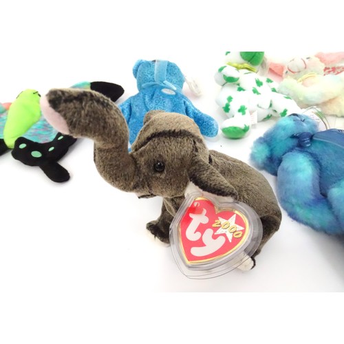 941 - A quantity of TY Beanie Babies etc. Beanie Babies to include: Poseidon the Whale Shark, Flashy the P... 