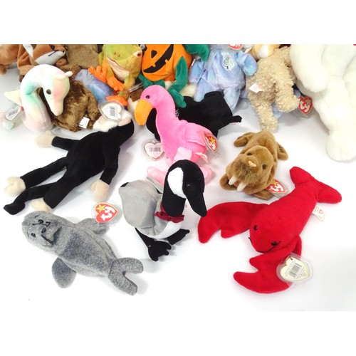 942 - Toys: A quantity of TY Beanie Babies etc. Beanie Babies to include: Slippery the Seal, Jolly the Wal... 