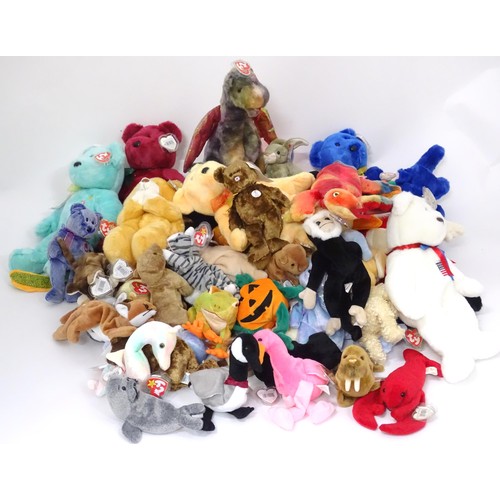 942 - Toys: A quantity of TY Beanie Babies etc. Beanie Babies to include: Slippery the Seal, Jolly the Wal... 