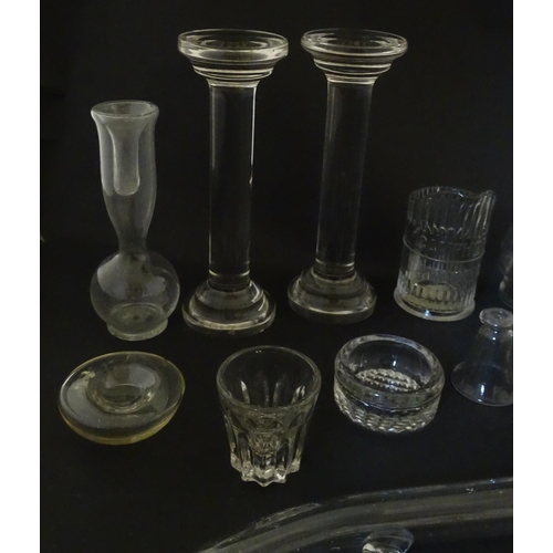 334 - A quantity of assorted scientific / medical glassware and implements, to include vessels, sphere, li... 