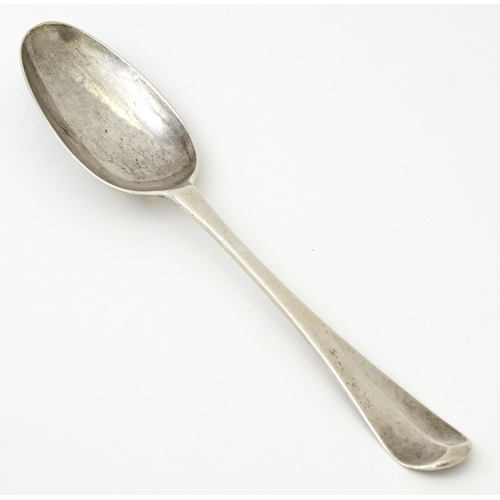 400 - A George II silver spoon with rats tail bowl hallmarked London 1734. Approx. 8