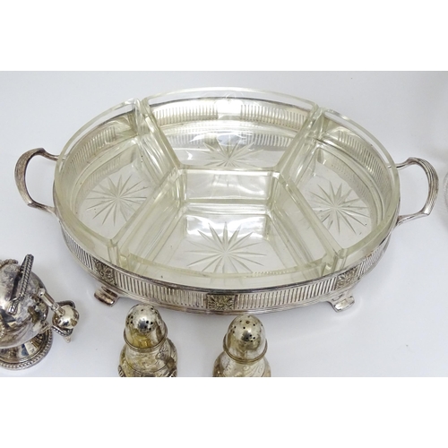 726 - A quantity of assorted silver plated wares to include a claret jug with silver plate mounts by Hukin... 