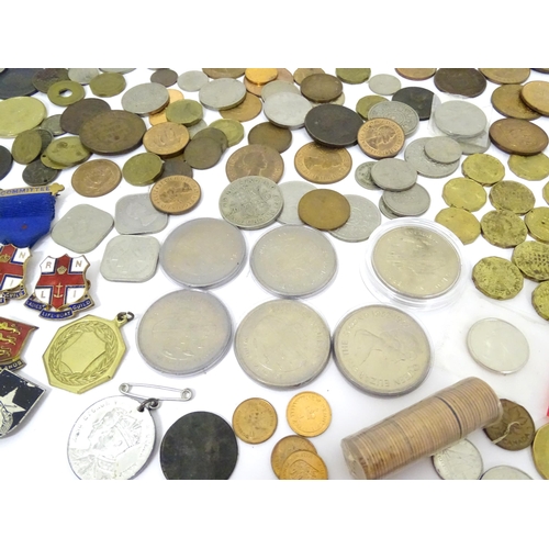 916 - Coins: A quantity of assorted Victorian and later UK and Worldwide coins. Together with assorted fob... 