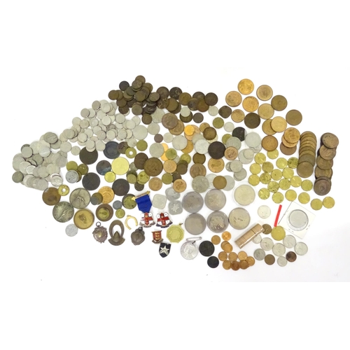 916 - Coins: A quantity of assorted Victorian and later UK and Worldwide coins. Together with assorted fob... 