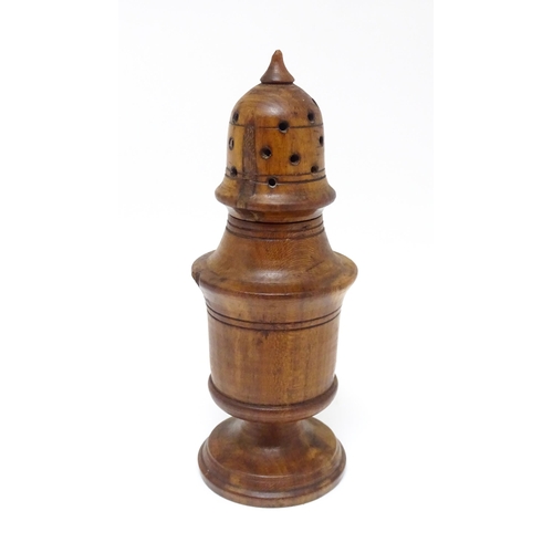 1385A - Treen : A late 19th / early 20thC turned wooden muffineer / sugar caster with banded detail. Approx.... 