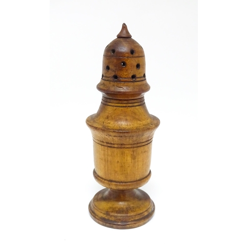 1385A - Treen : A late 19th / early 20thC turned wooden muffineer / sugar caster with banded detail. Approx.... 