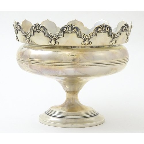 632 - A silver pedestal bowl hallmarked Chester 1912, maker George Nathan and Ridley Hayes. Approx. 6