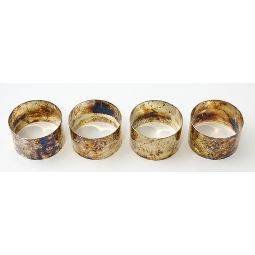 637 - A set of four silver napkin rings hallmarked Sheffield 1976, maker Mappin & Webb Ltd. (TW approx. 12... 