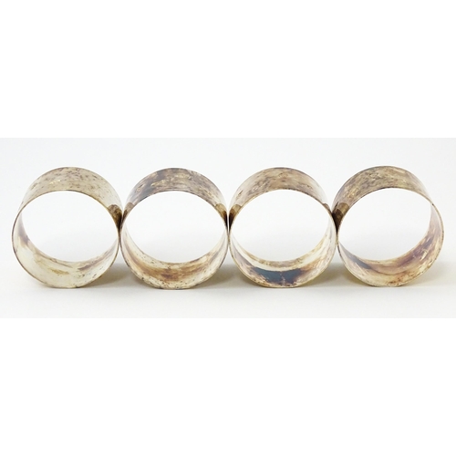 637 - A set of four silver napkin rings hallmarked Sheffield 1976, maker Mappin & Webb Ltd. (TW approx. 12... 