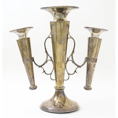 640 - A silver three branch centrepiece epergne hallmarked London 1912, maker Goldsmiths & Silversmiths Co... 