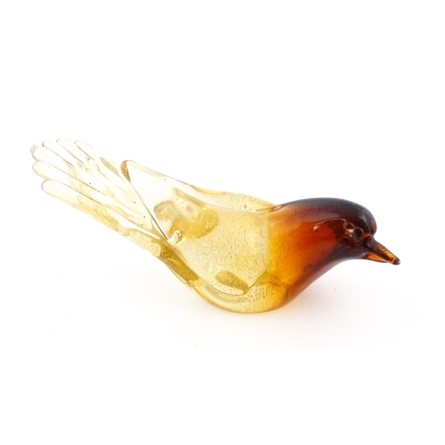 180 - A Murano style glass model of a bird with gold fleck detail. Approx. 5 1/4