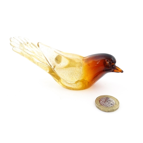 180 - A Murano style glass model of a bird with gold fleck detail. Approx. 5 1/4