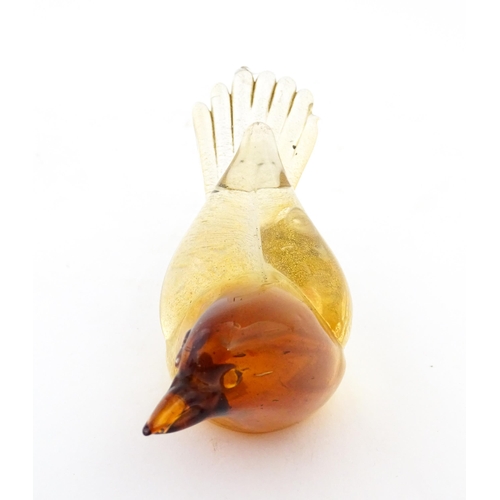 180 - A Murano style glass model of a bird with gold fleck detail. Approx. 5 1/4