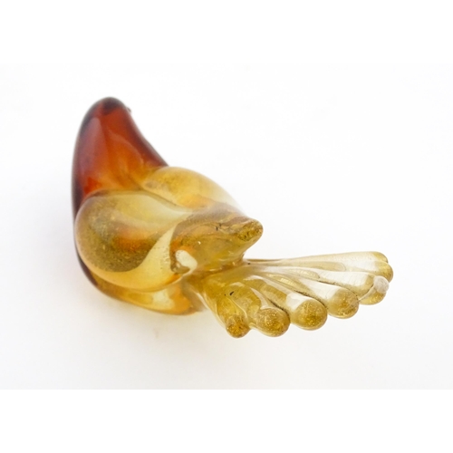 180 - A Murano style glass model of a bird with gold fleck detail. Approx. 5 1/4