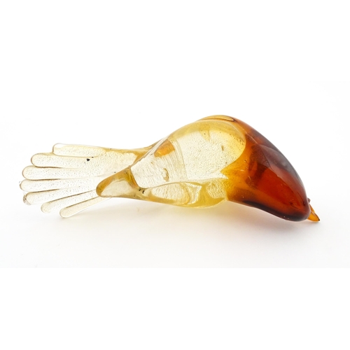 180 - A Murano style glass model of a bird with gold fleck detail. Approx. 5 1/4