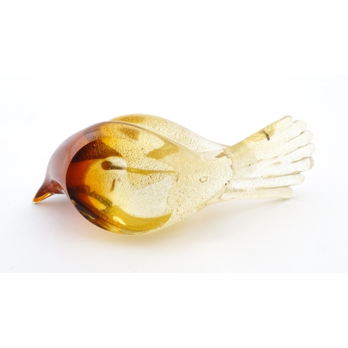 180 - A Murano style glass model of a bird with gold fleck detail. Approx. 5 1/4