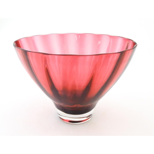 189 - A Dartington glass bowl of flared form. Approx 6 3/4