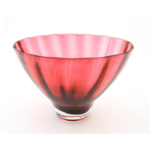 189 - A Dartington glass bowl of flared form. Approx 6 3/4