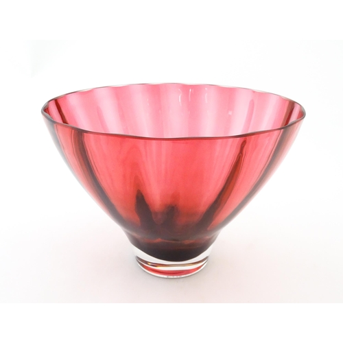 189 - A Dartington glass bowl of flared form. Approx 6 3/4