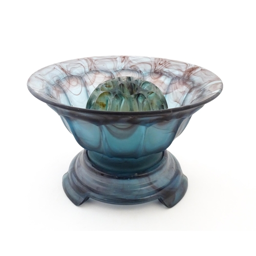 192 - An Art Deco Davidson glass bowl and stand. Approx 6