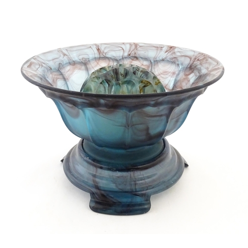 192 - An Art Deco Davidson glass bowl and stand. Approx 6