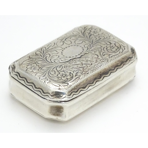 323 - A George IV silver snuff box with engraved decoration hallmarked Birmingham 1820, maker Thomas Bettr... 