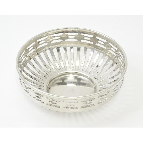 405 - A silver bon bon dish of pierced and fluted form hallmarked Birmingham 1965, marker Barker Ellis Sil... 