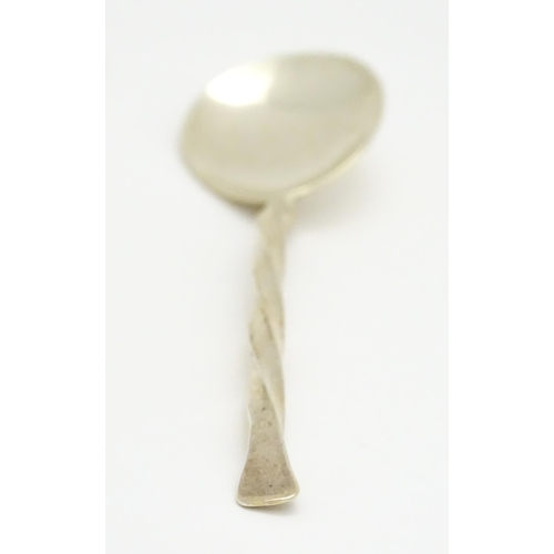 330 - An Elizabeth II  silver preserve spoon hallmarked Sheffield 1995 maker Pruden & Smith (Anton Pruden ... 