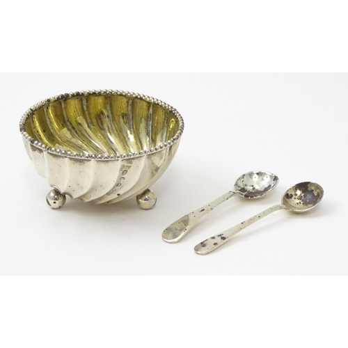 422 - A Victorian silver salt of circular fluted form hallmarked Birmingham 1891, maker Minshull & Latimer... 