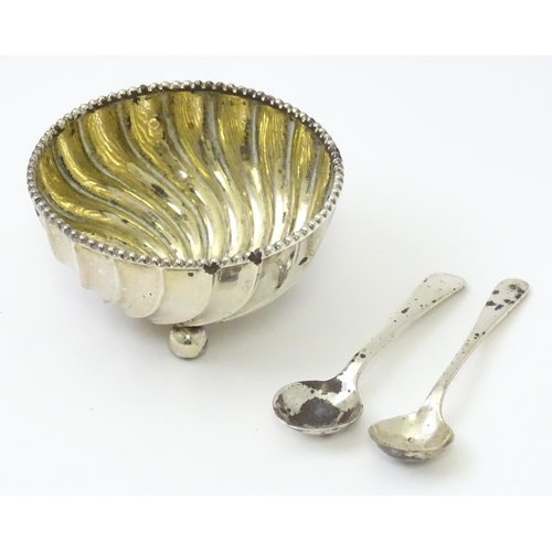 422 - A Victorian silver salt of circular fluted form hallmarked Birmingham 1891, maker Minshull & Latimer... 