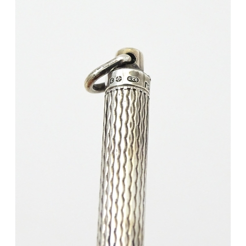 363 - A .925 silver holder / slide.  Approx 2