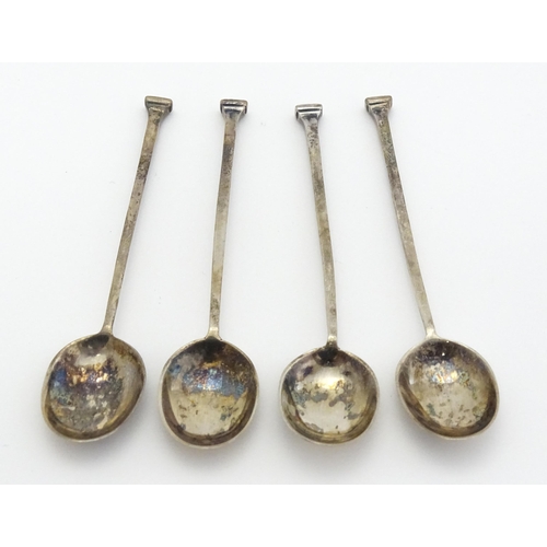 368 - Assorted silver items to include four coffee spoons hallmarked Birmingham 1935, maker Barker Brother... 