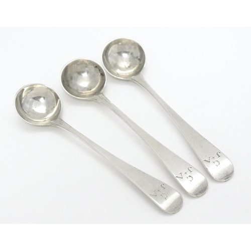 298 - Three silver Old English pattern salt spoons hallmarked London 1815, maker William Bateman. Approx. ... 