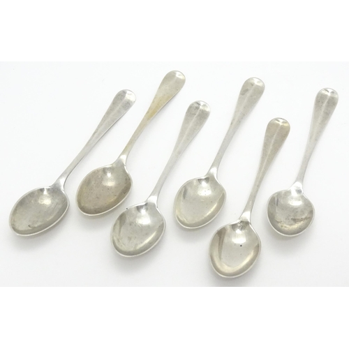 375 - A set of six silver teaspoons hallmarked Sheffield 1918, maker Sutherland & Rodan. Approx. 4