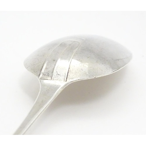 374 - A George III silver Old English pattern spoon hallmarked London 1973, maker Samuel Davenport. Approx... 