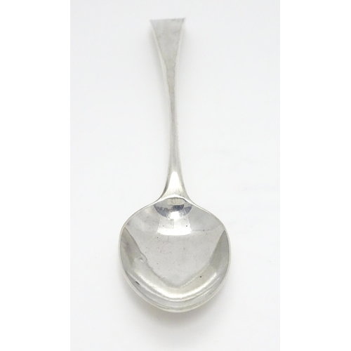 374 - A George III silver Old English pattern spoon hallmarked London 1973, maker Samuel Davenport. Approx... 