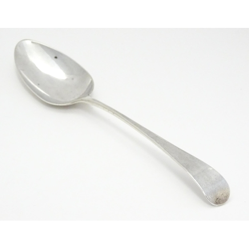 374 - A George III silver Old English pattern spoon hallmarked London 1973, maker Samuel Davenport. Approx... 