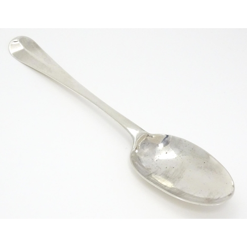 413 - A George I silver Hanoverian pattern spoon hallmarked London 1722, maker Richard Scarlett. Approx. 7... 