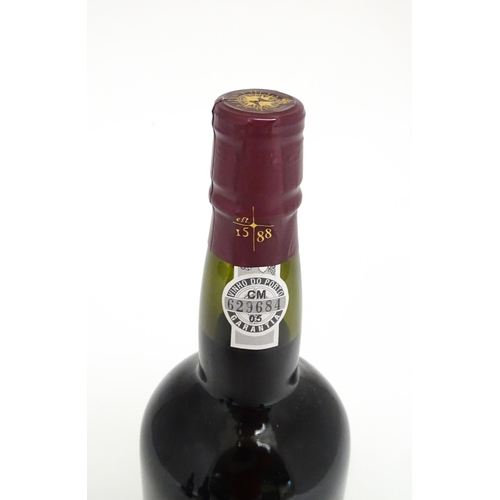 1096 - Two bottles of port, comprising a 75cl bottle of Taylor's late bottled vintae port 2017 and a 100cl ... 