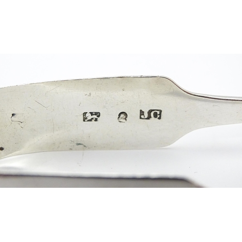 364 - Geo IV Silver fiddle pattern sugar tongs hallmarked Chester 1828 maker John Clarke of Liverpool. 6