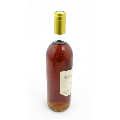 1092 - A 75cl bottle of Chateau d'Arche Sauternes 1990.