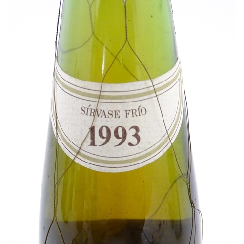 1093 - A 70cl bottle of Les Maitres Goustiers Beaujolais Villages 1985 red wine, together with a 75cl bottl... 