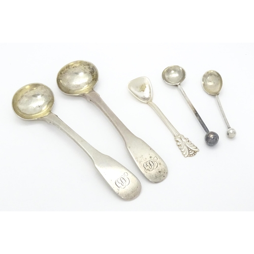 376 - A pair of Scottish silver Fiddle pattern salt spoons hallmarked Edinburgh 1821, maker James McKay. T... 